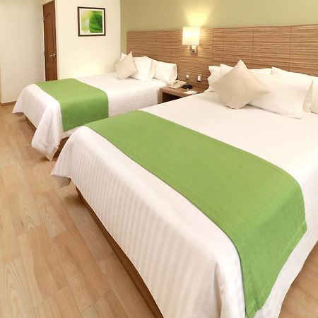 Wyndham Garden Monterrey Valle Real Exteriör bild