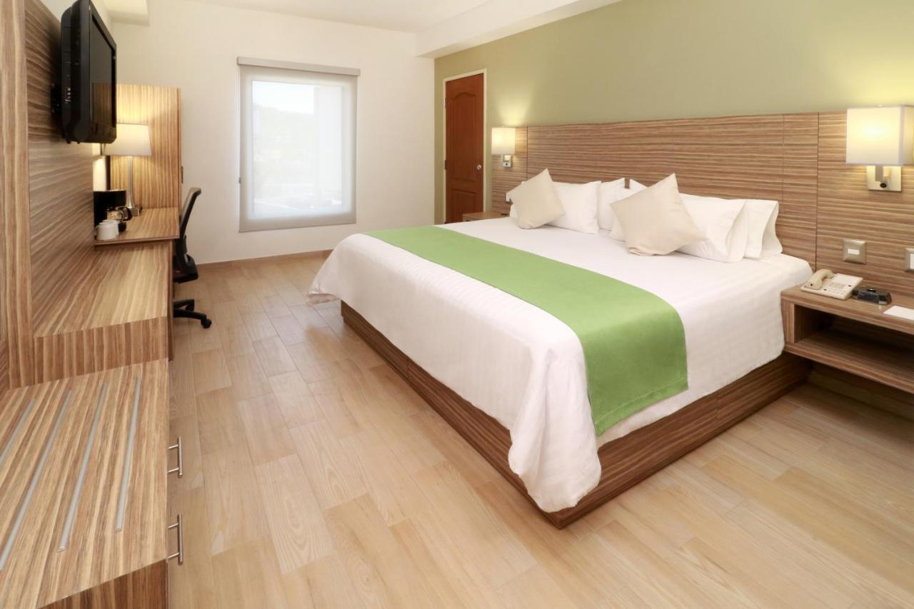 Wyndham Garden Monterrey Valle Real Exteriör bild