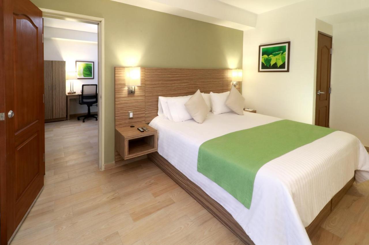 Wyndham Garden Monterrey Valle Real Exteriör bild