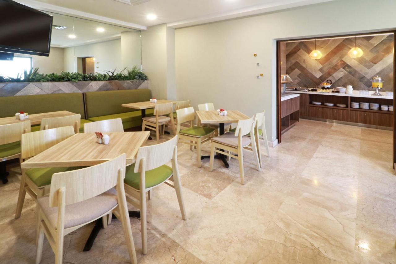 Wyndham Garden Monterrey Valle Real Exteriör bild