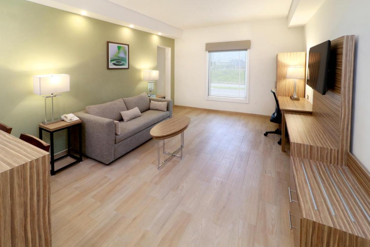 Wyndham Garden Monterrey Valle Real Exteriör bild