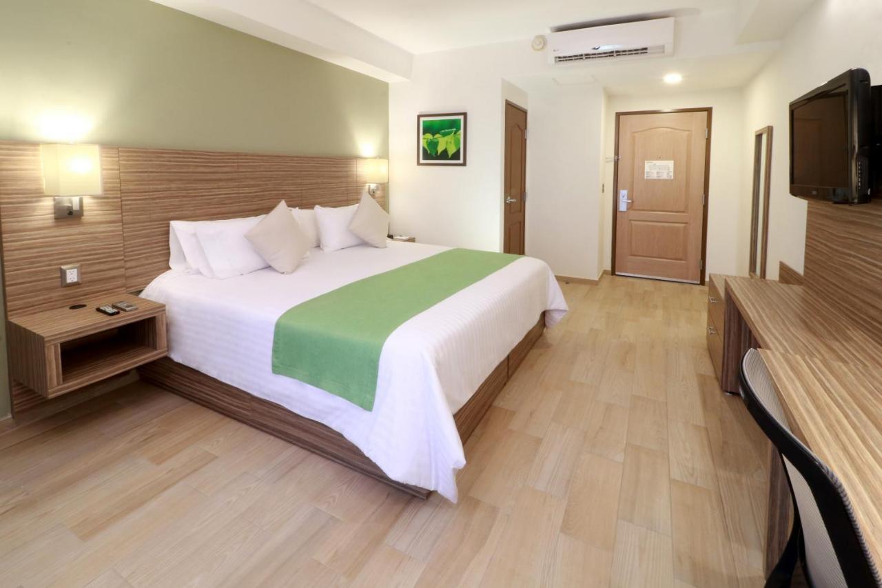Wyndham Garden Monterrey Valle Real Exteriör bild