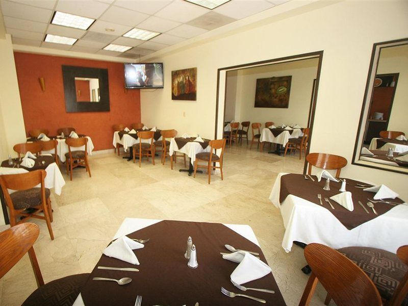 Wyndham Garden Monterrey Valle Real Exteriör bild