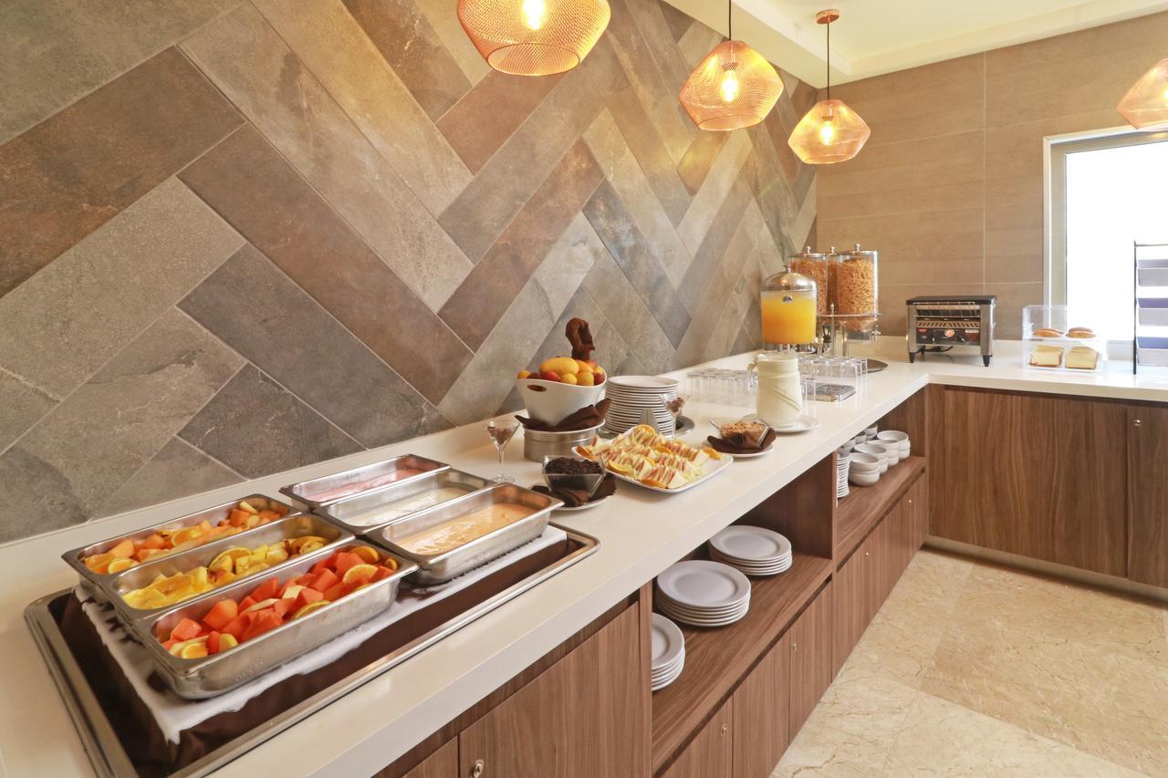 Wyndham Garden Monterrey Valle Real Exteriör bild