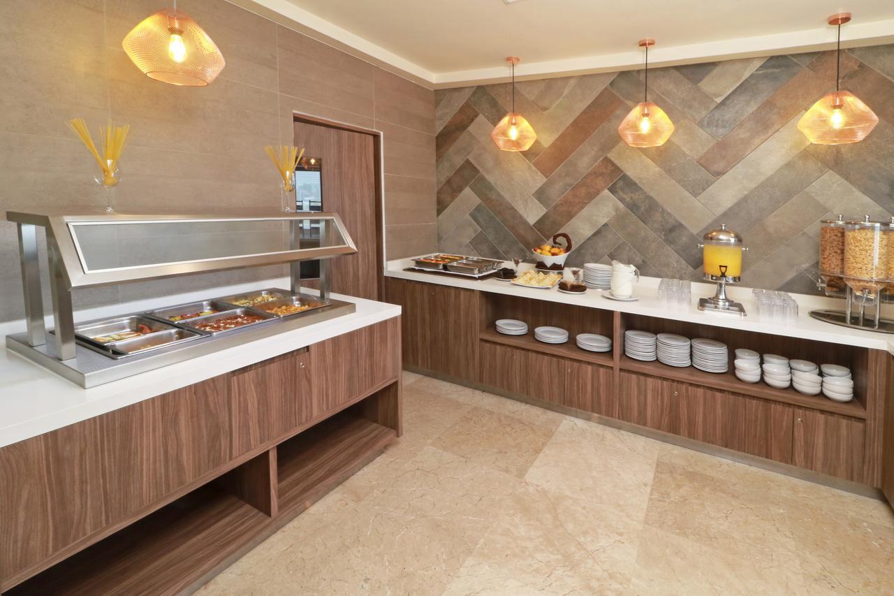 Wyndham Garden Monterrey Valle Real Exteriör bild