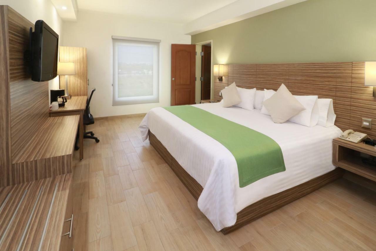 Wyndham Garden Monterrey Valle Real Exteriör bild